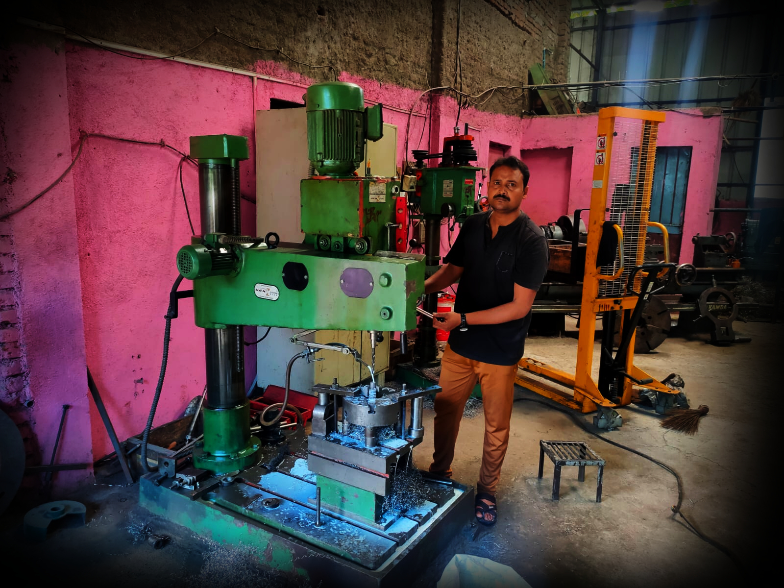 Radial Drill Machine (KMT)